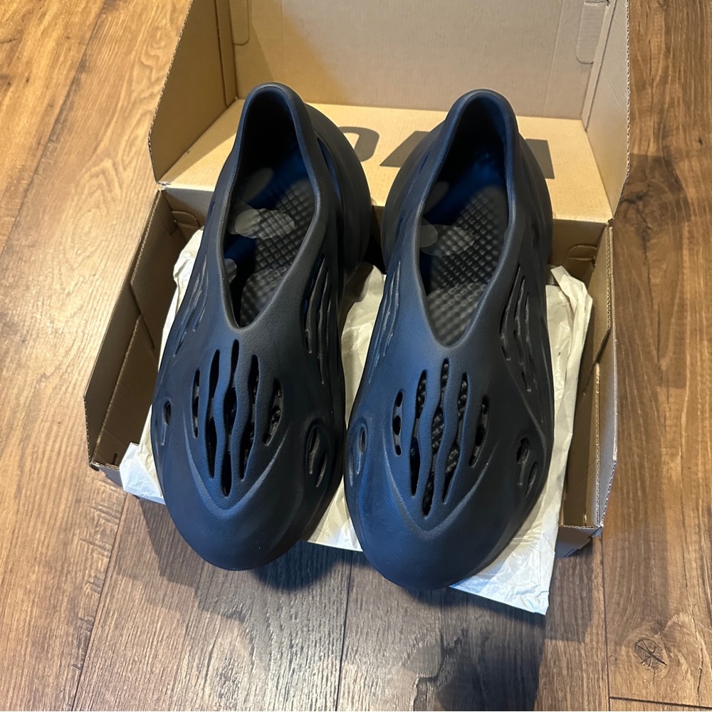 YZY Foam Runners Size 10 by Adidas